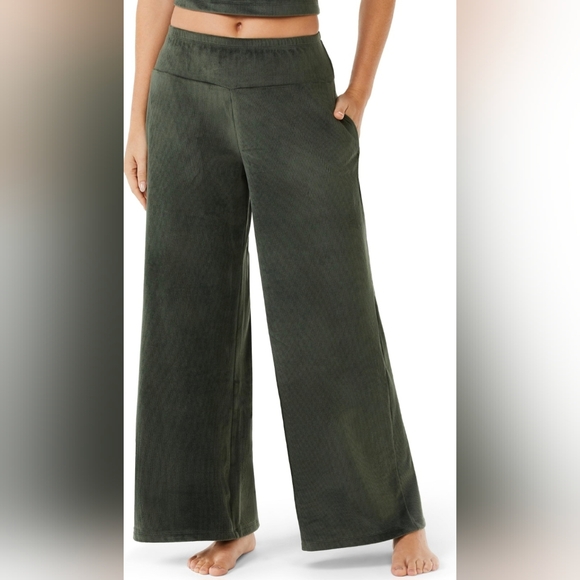 sofia by sofia vergara Other - Sofia Intimates by Sofia Vergara Women's Velour Wide Leg Pant Sz. 16-18.